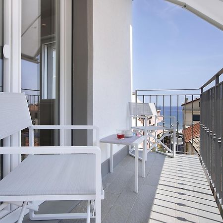 Residence Dolcemare Лайджелия Екстериор снимка