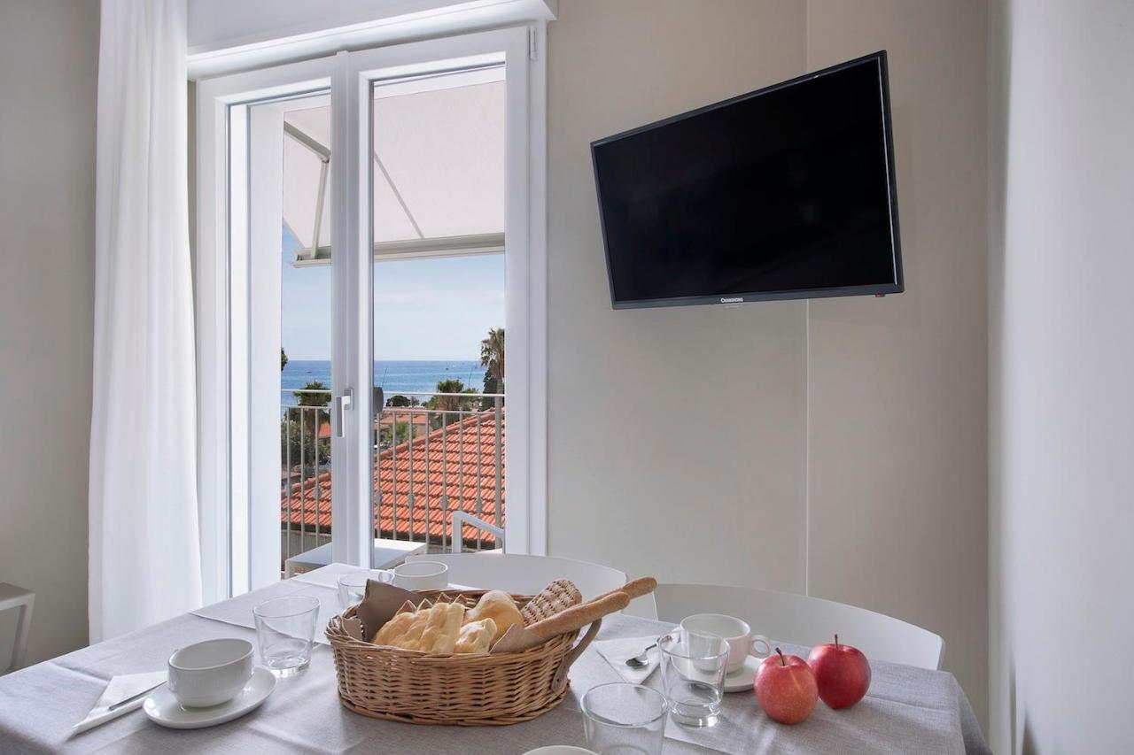 Residence Dolcemare Лайджелия Екстериор снимка