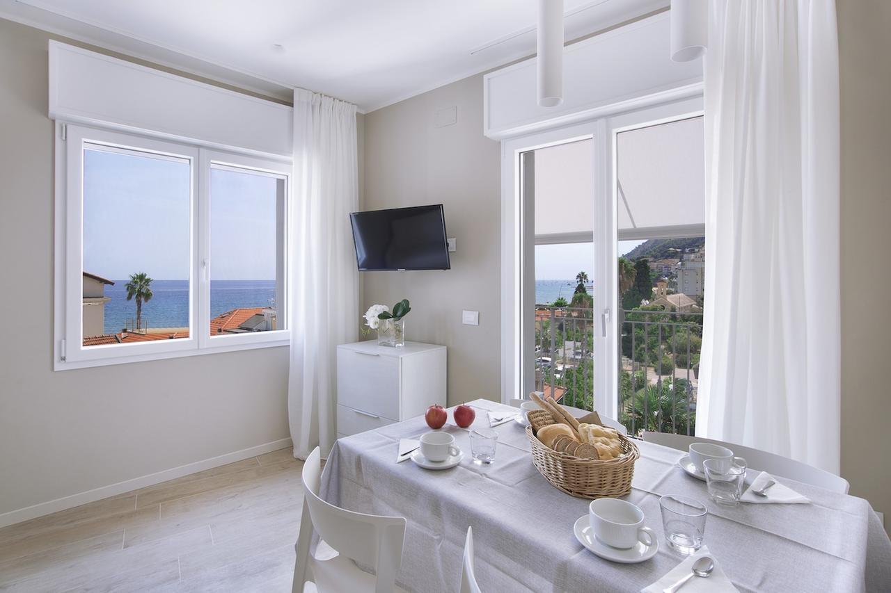 Residence Dolcemare Лайджелия Екстериор снимка